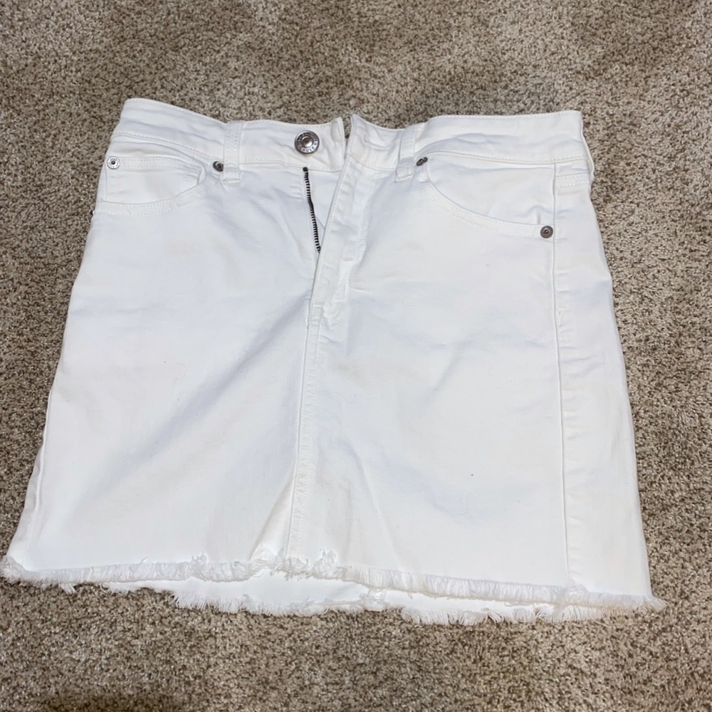 American Eagle  White Jean skirt: size 6